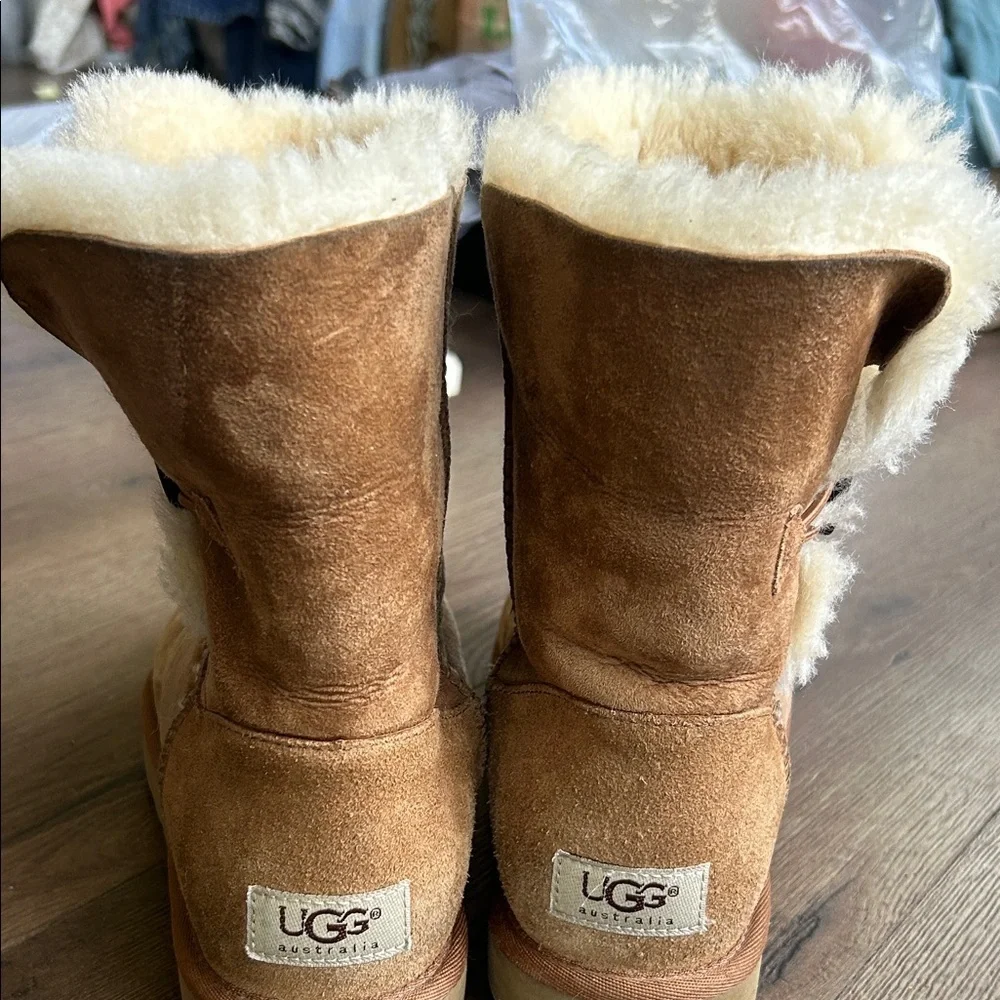 Ugg Boots Tan Suede Fur-Lined Boots ! Size 8